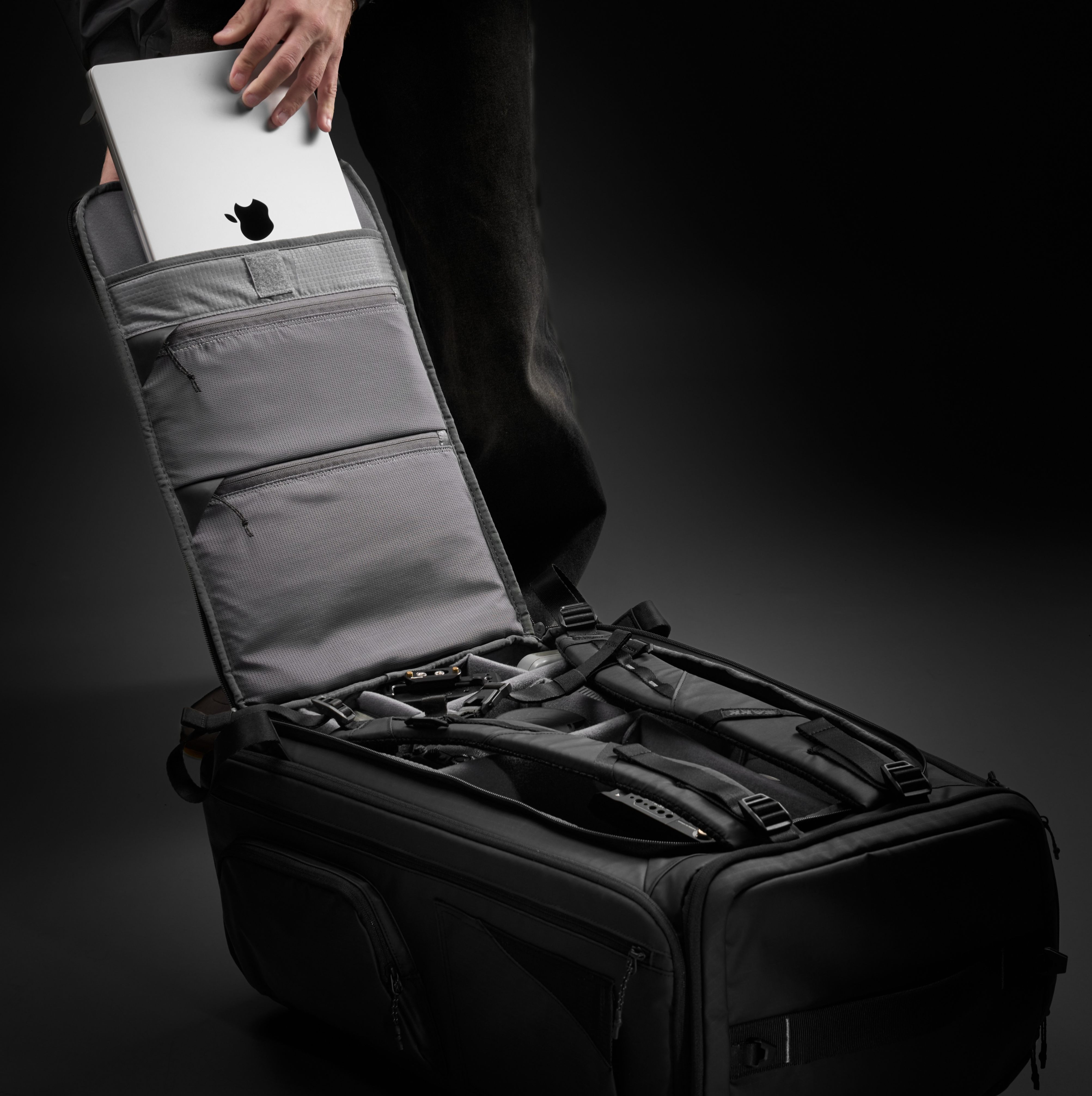 CAMERA BAG DEPTH