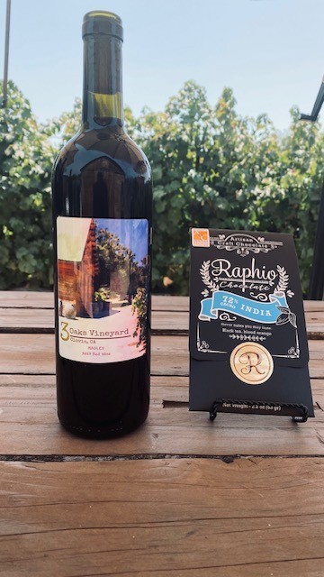 Bottle HADLEY and Chocolate Bar