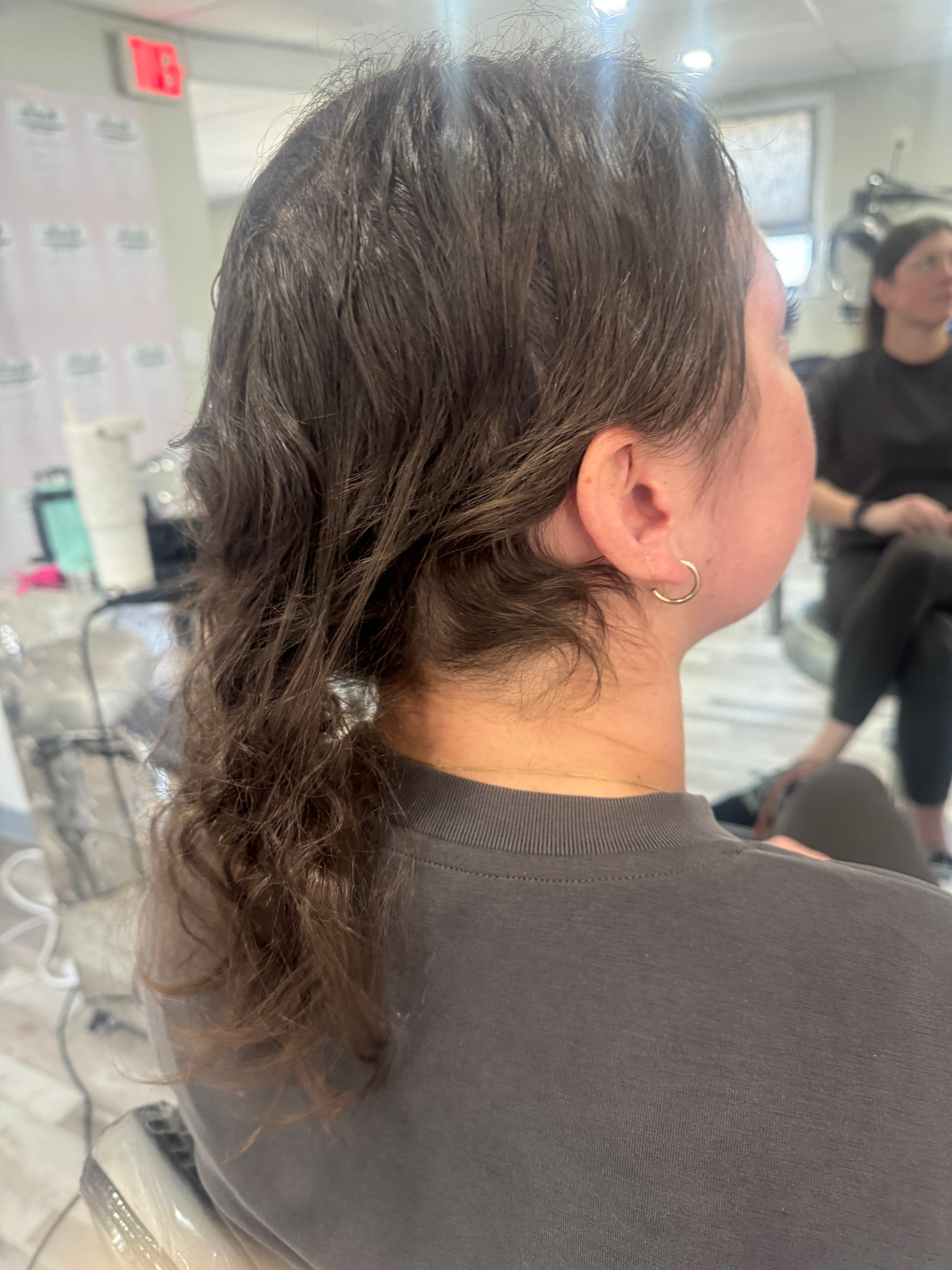 a woman with trichotillomania